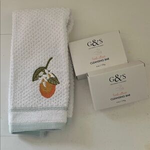 Gilchrist and Soames 6 oz soaps & Vern Yip fingertip towel